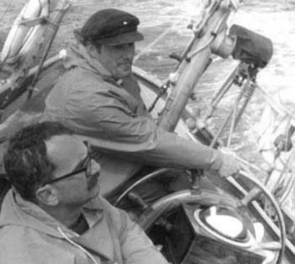 Con lo skipper Biagio Sabatini, marinaio di Porto Ercole, sulla Eskimosa, barca di sedici metri, con la quale esplorarono i fiordi norvegesi.