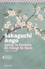 Sotto la foresta di ciliegi in fiore