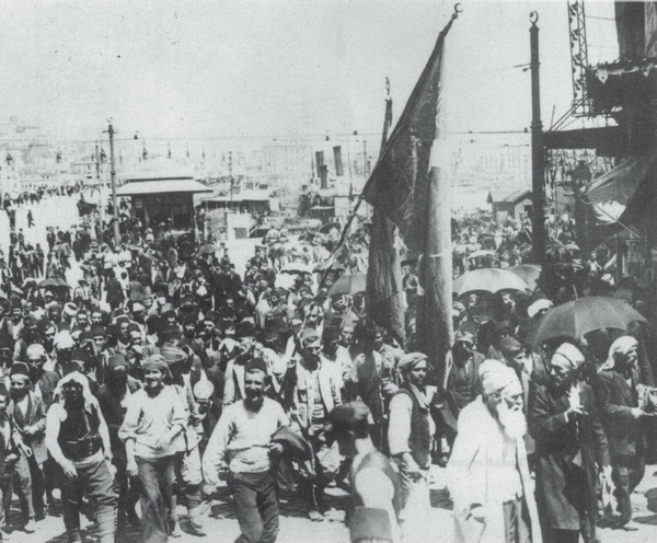 Chiamata alle armi dei soldati turchi a Costantinopoli, ottobre 1914