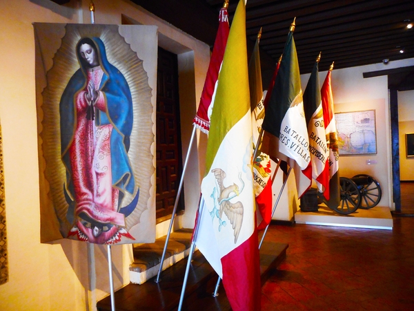 Bandiere di combattimento di alcuni battaglioni messicani che parteciparono alla guerra 1846-48 conservate nel museo di Churubusco